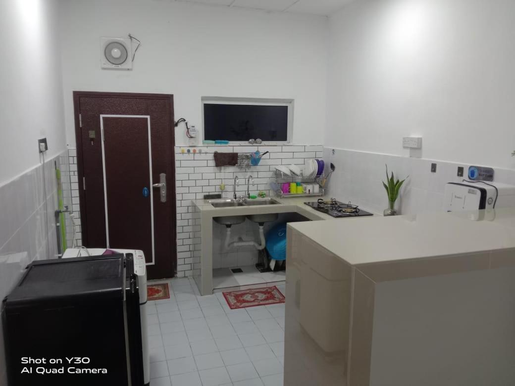 Imani Homestay Beach Gateway Bagan Lalang Kampong Bagan Lalang Exterior photo